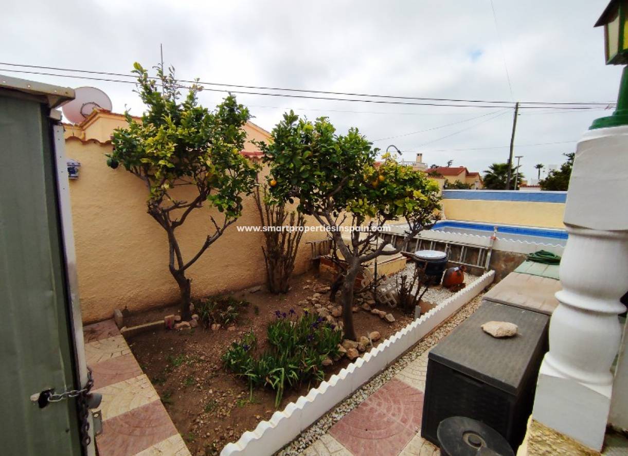 Wederverkoop - Detached Villa - La Marina - Urbanización La Marina