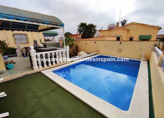 Wederverkoop - Detached Villa - La Marina - Urbanización La Marina