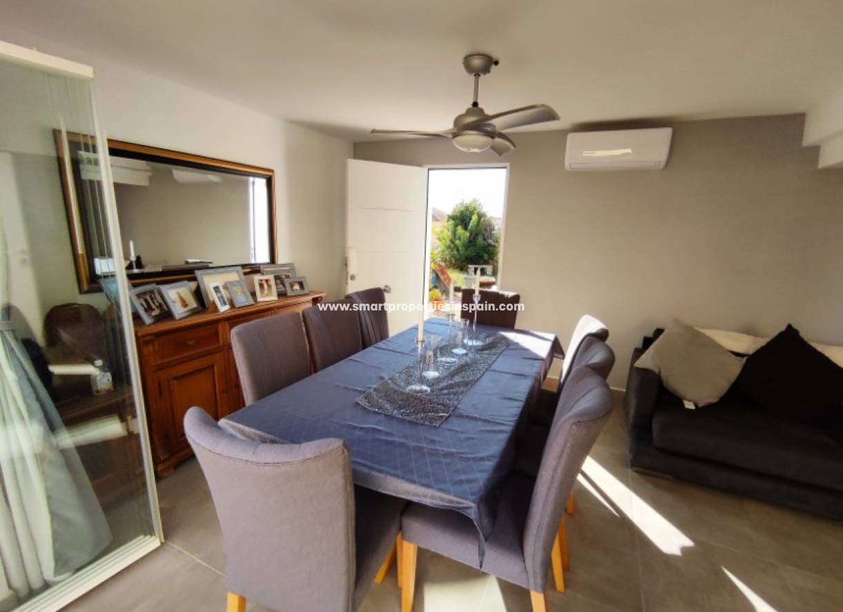 Wederverkoop - Detached Villa - La Marina - Urbanización La Marina