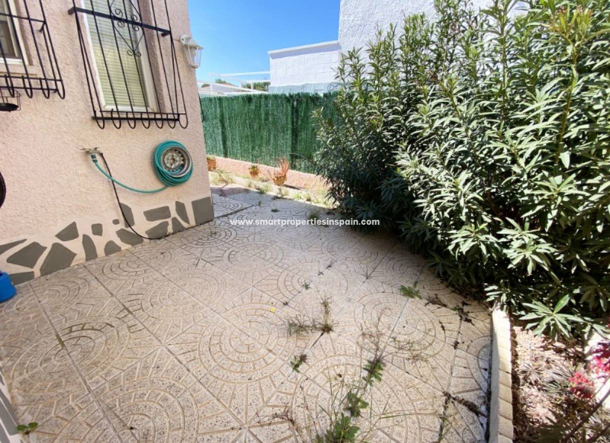 Wederverkoop - Detached Villa - La Marina - Urbanización La Marina