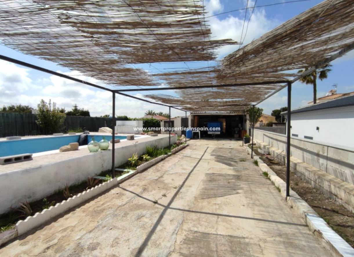 Wederverkoop - Detached Villa - La Marina - Urbanización La Marina