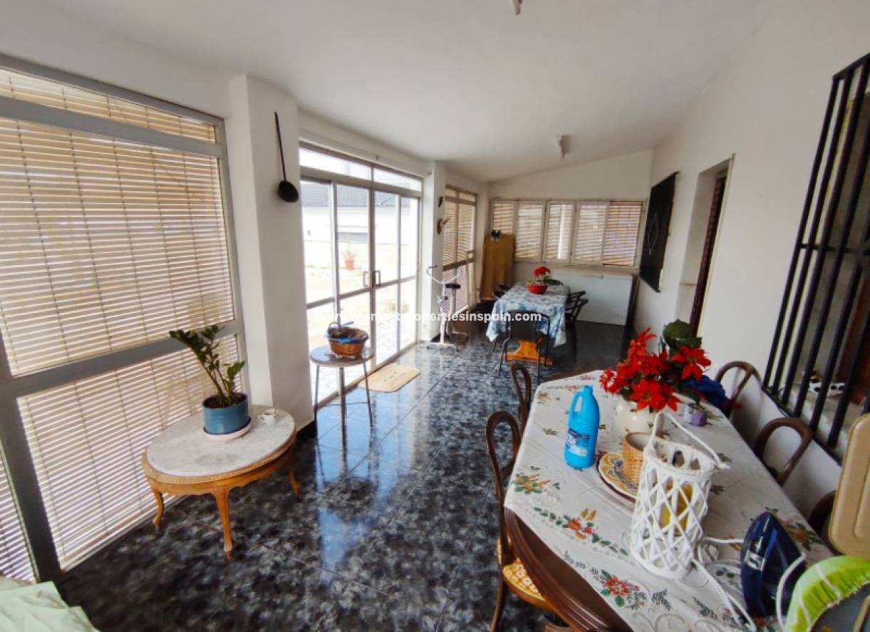 Wederverkoop - Detached Villa - La Marina - Urbanización La Marina