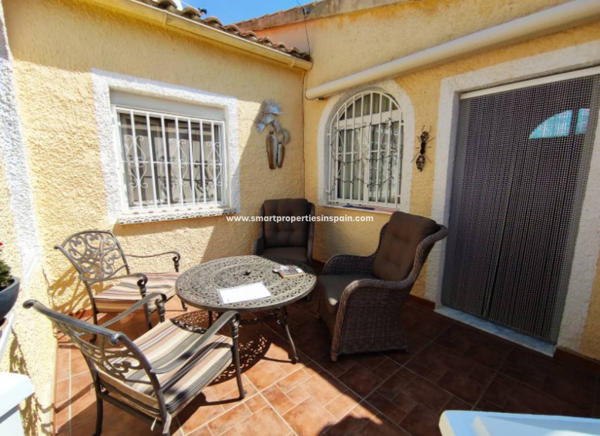 Wederverkoop - Detached Villa - La Marina - Urbanización La Marina