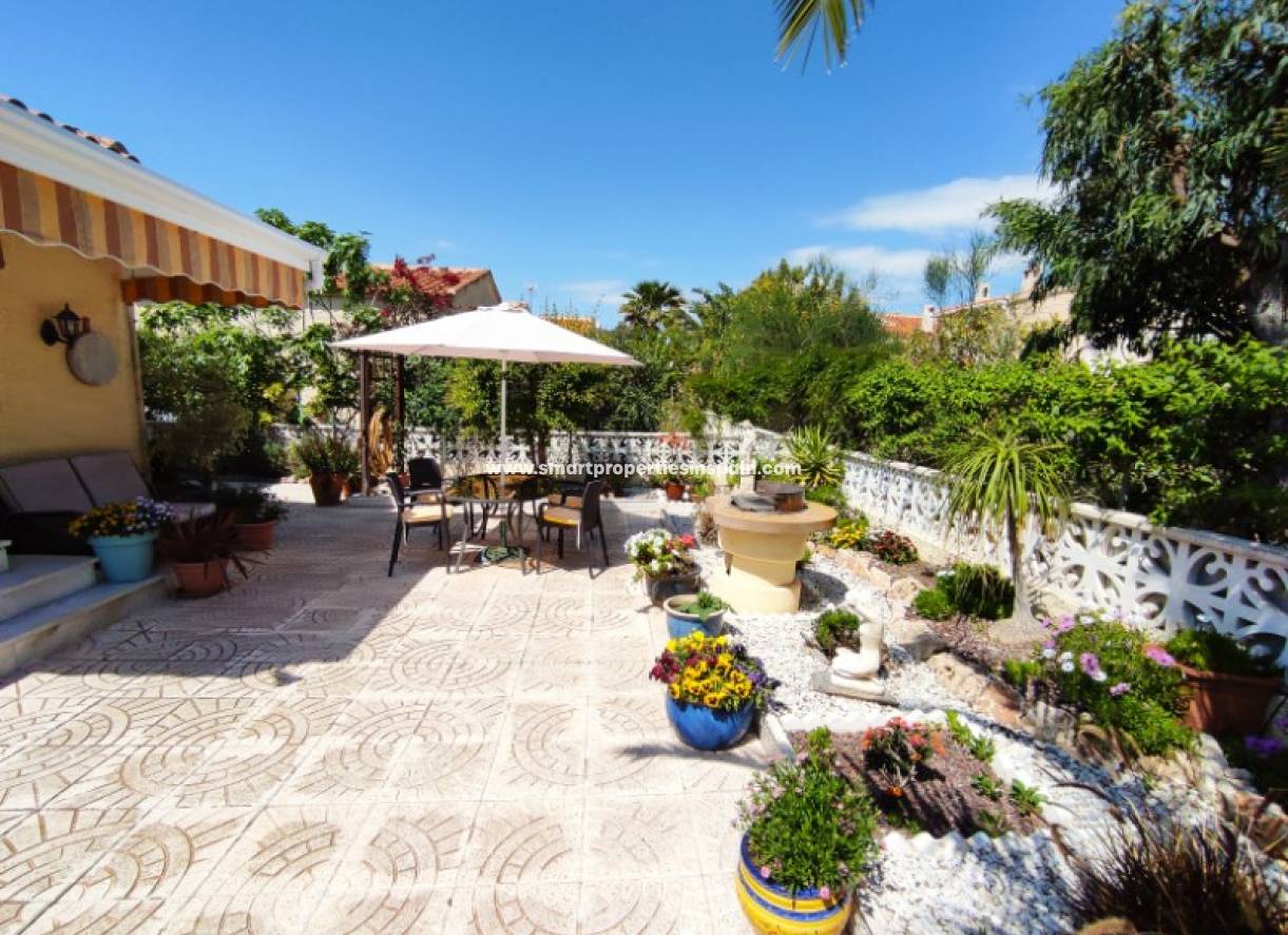 Wederverkoop - Detached Villa - La Marina - Urbanización La Marina