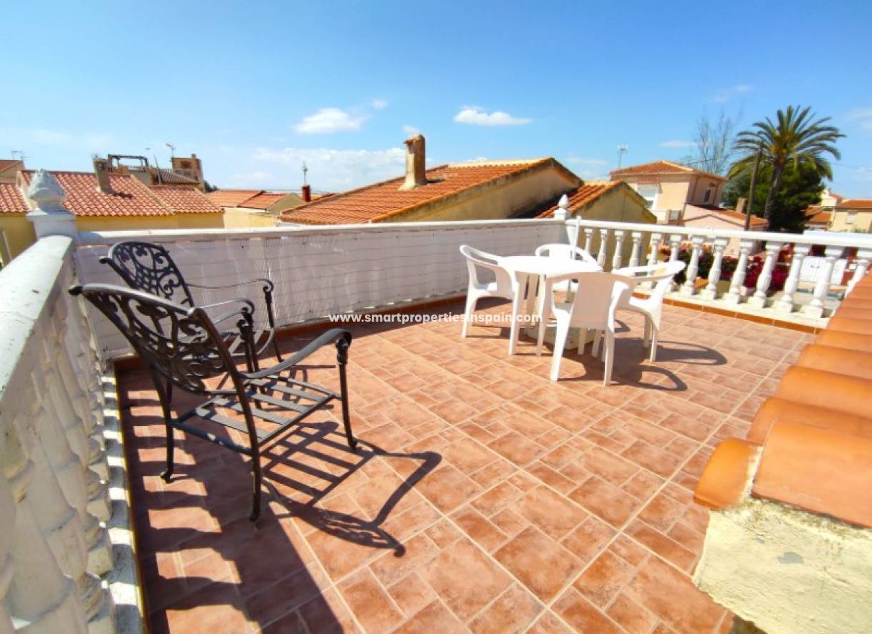 Wederverkoop - Detached Villa - La Marina - Urbanización La Marina