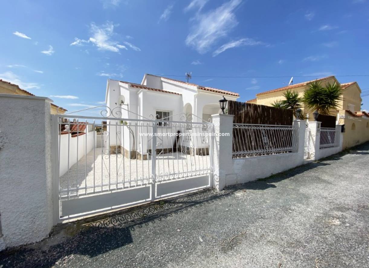 Wederverkoop - Detached Villa - La Marina - Urbanización La Marina