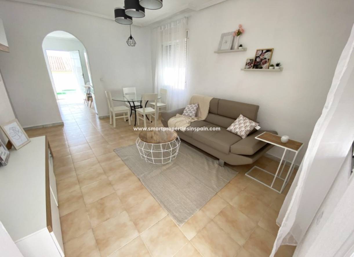 Wederverkoop - Detached Villa - La Marina - Urbanización La Marina