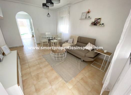 Wederverkoop - Detached Villa - La Marina - Urbanización La Marina
