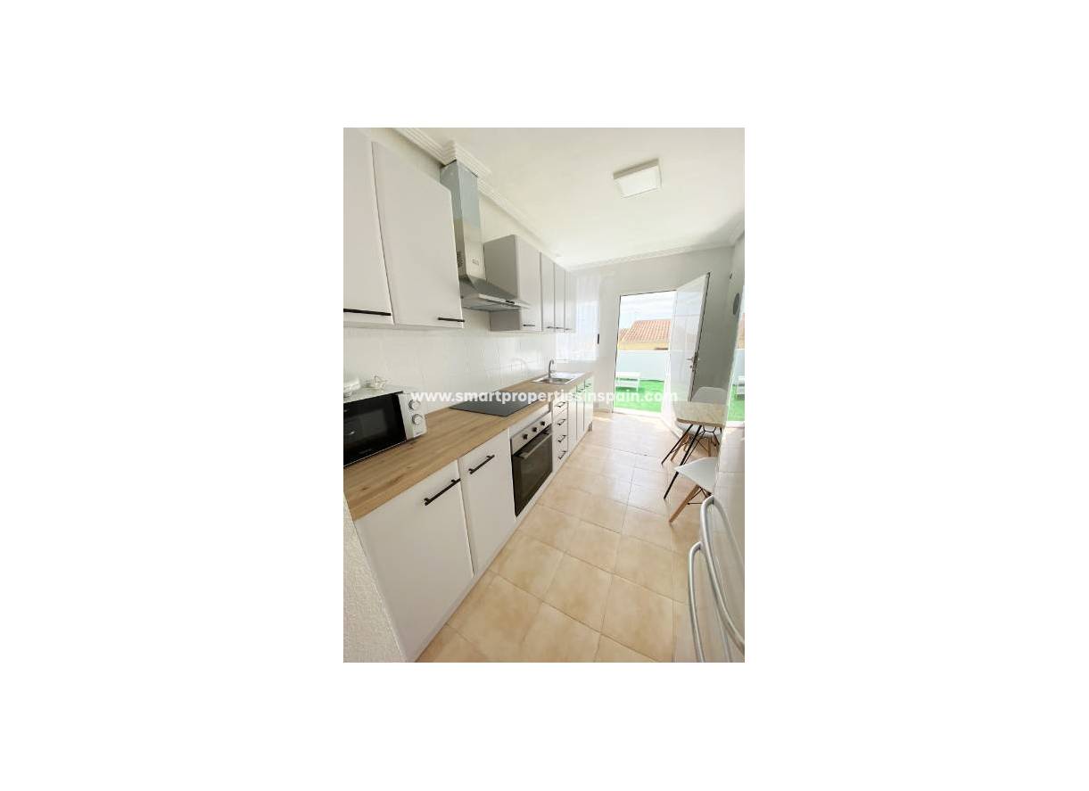 Wederverkoop - Detached Villa - La Marina - Urbanización La Marina