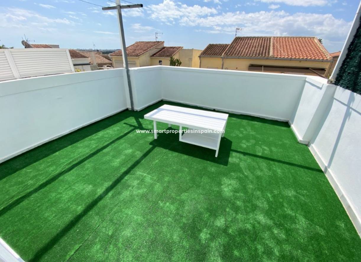 Wederverkoop - Detached Villa - La Marina - Urbanización La Marina