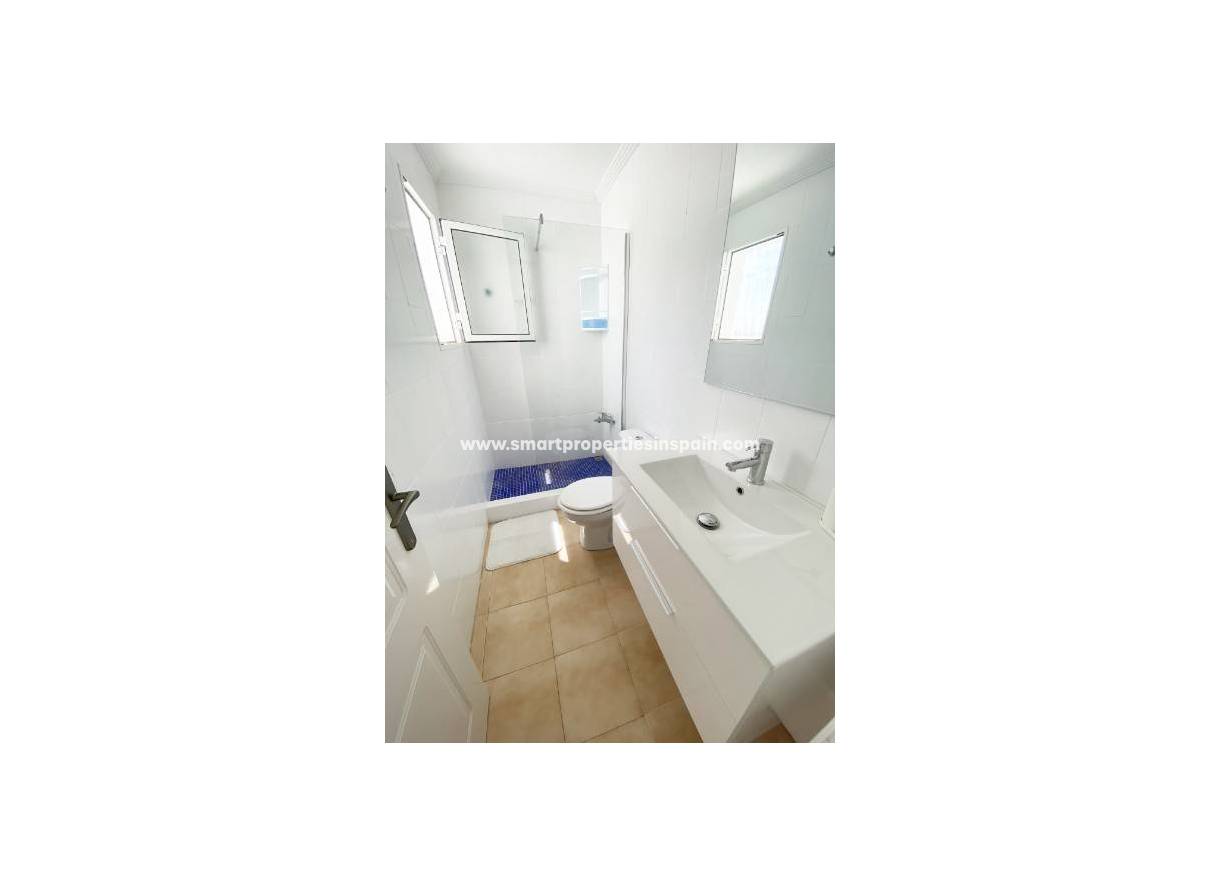 Wederverkoop - Detached Villa - La Marina - Urbanización La Marina