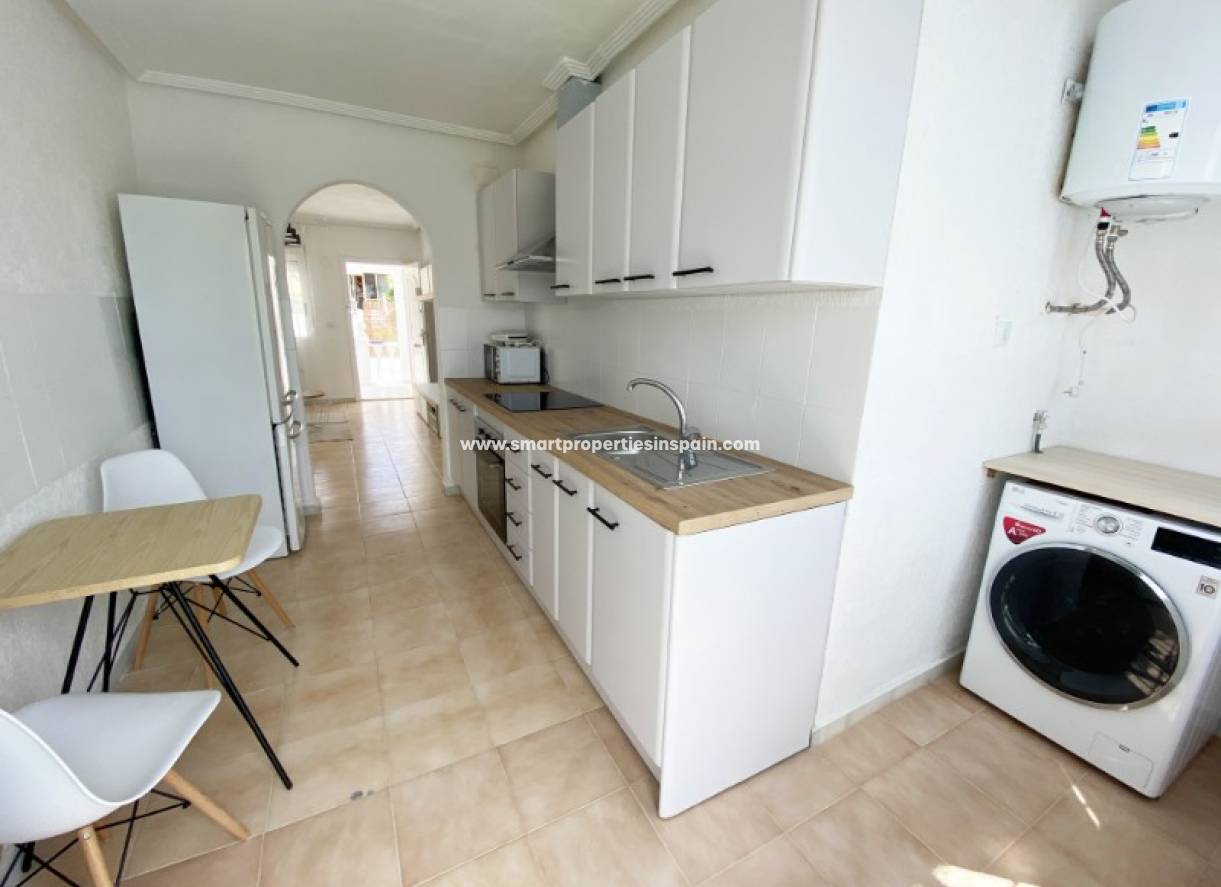 Wederverkoop - Detached Villa - La Marina - Urbanización La Marina
