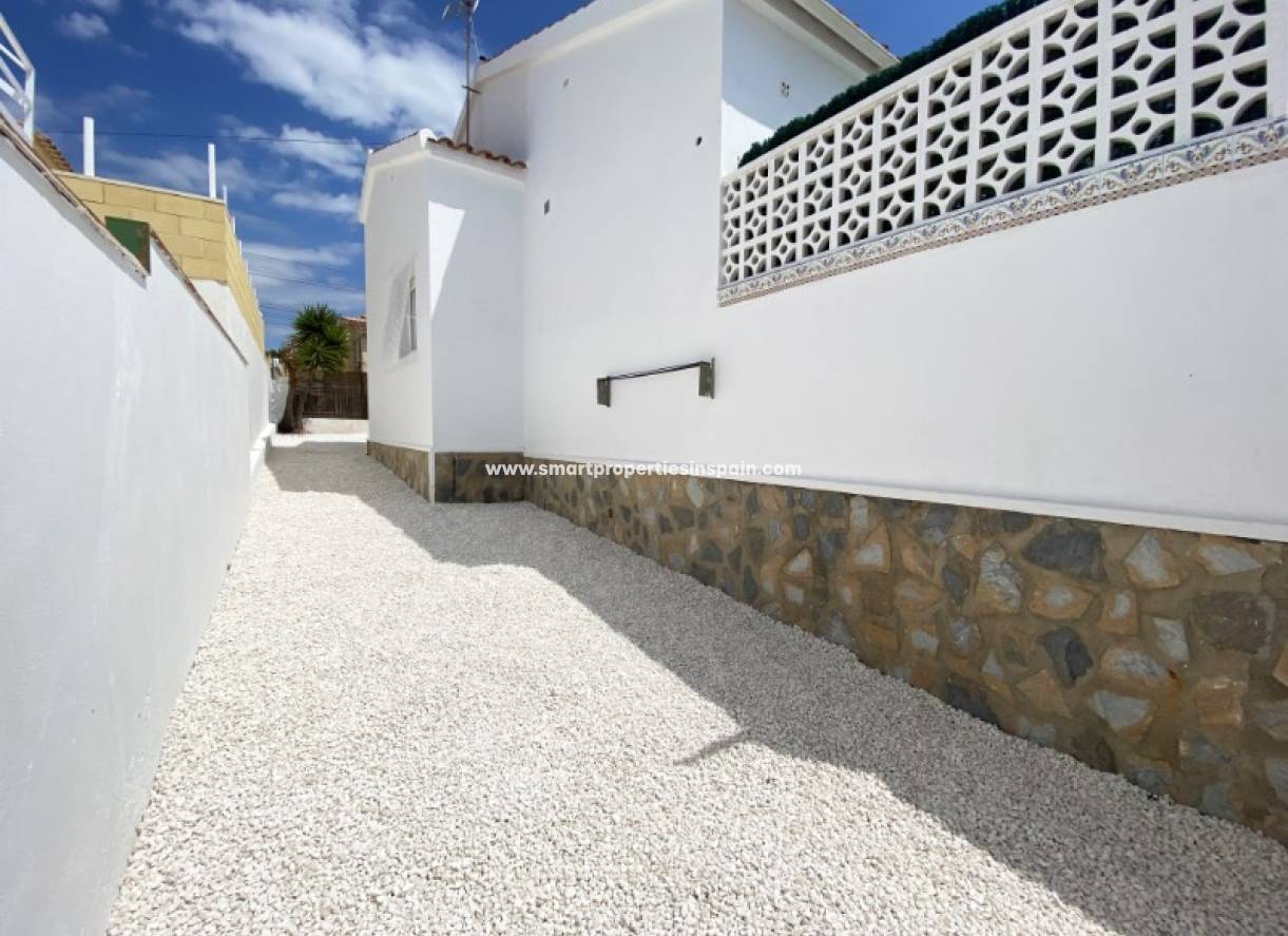 Wederverkoop - Detached Villa - La Marina - Urbanización La Marina