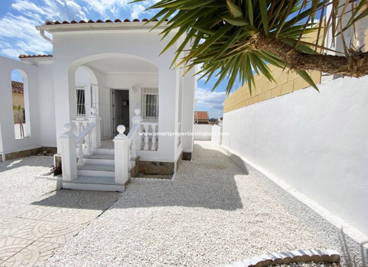 Wederverkoop - Detached Villa - La Marina - Urbanización La Marina