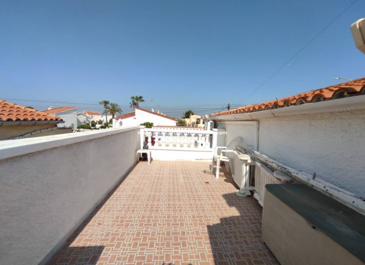 Wederverkoop - Detached Villa - La Marina - Urbanización La Marina