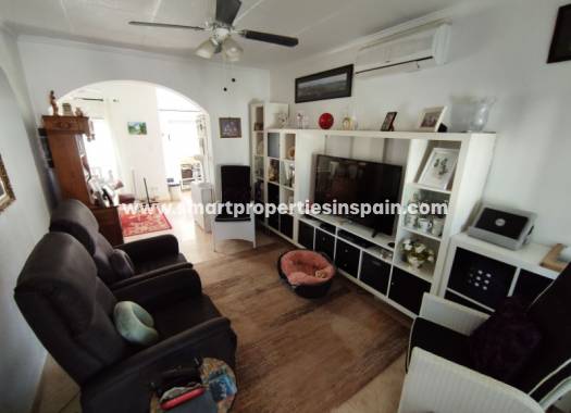 Wederverkoop - Detached Villa - La Marina - Urbanización La Marina