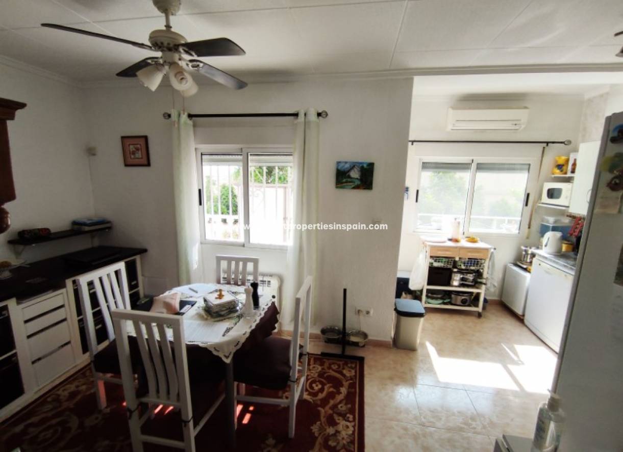 Wederverkoop - Detached Villa - La Marina - Urbanización La Marina