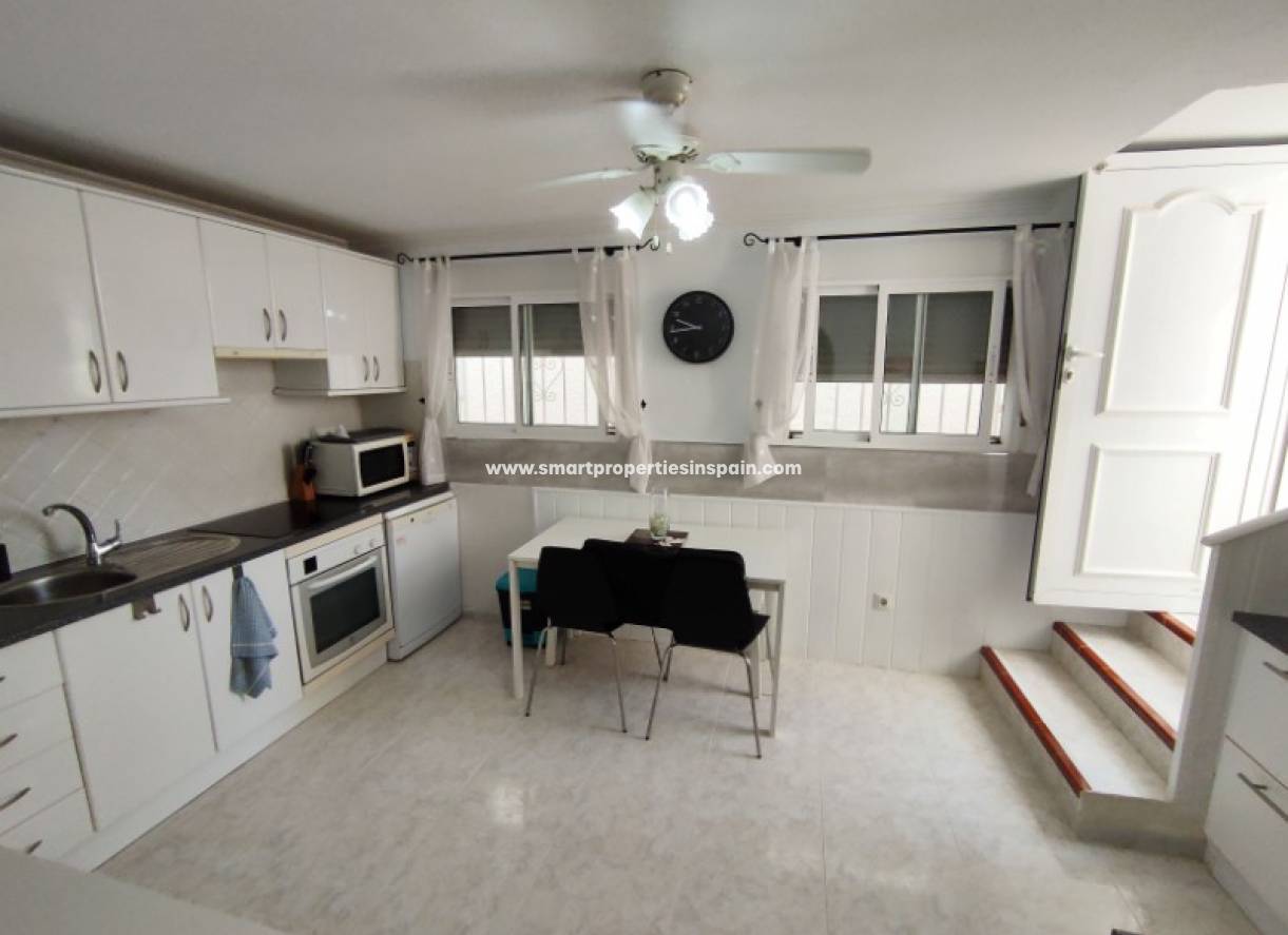Wederverkoop - Detached Villa - La Marina - Urbanización La Marina