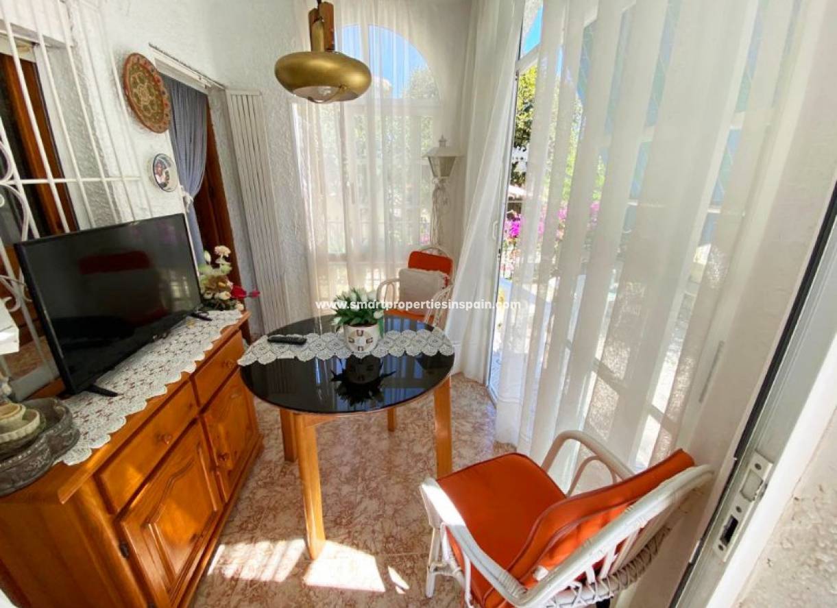 Wederverkoop - Detached Villa - La Marina - Urbanización La Marina
