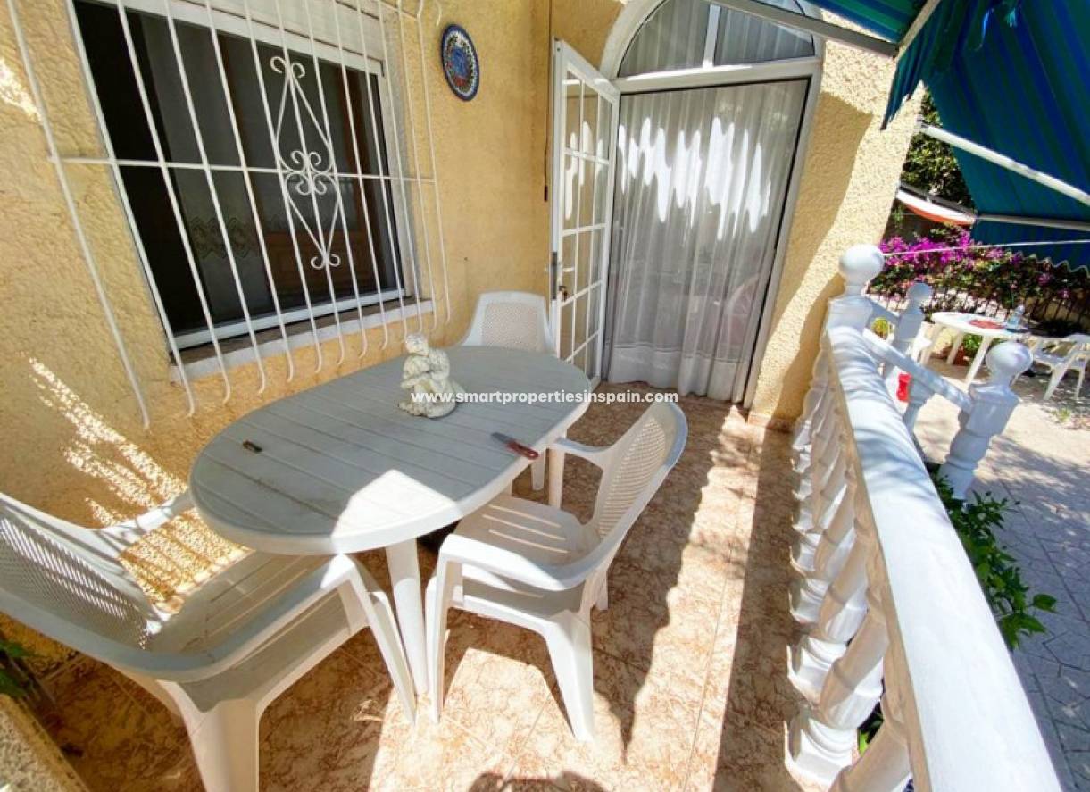 Wederverkoop - Detached Villa - La Marina - Urbanización La Marina