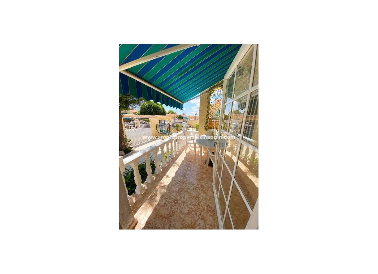 Wederverkoop - Detached Villa - La Marina - Urbanización La Marina