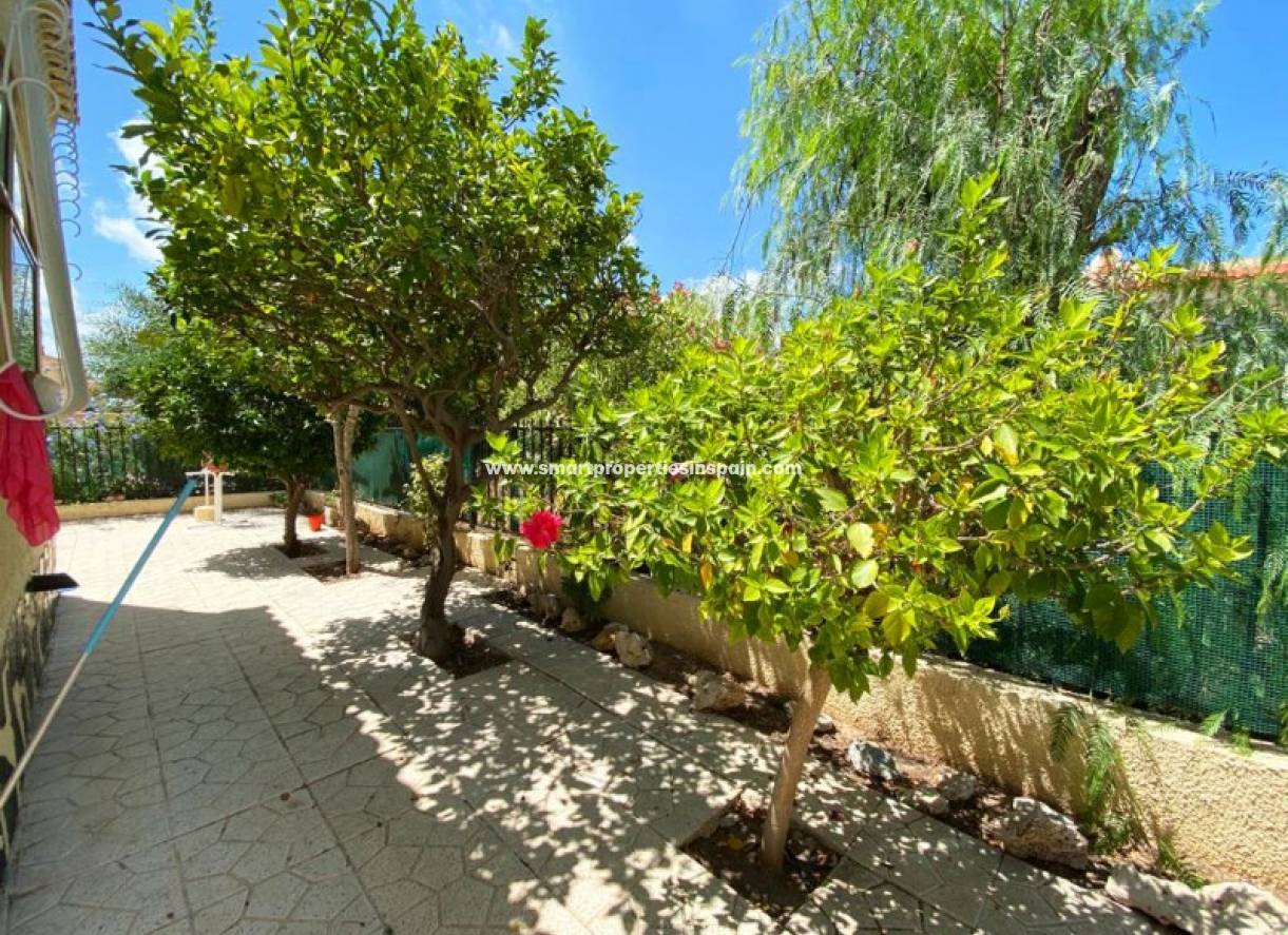 Wederverkoop - Detached Villa - La Marina - Urbanización La Marina