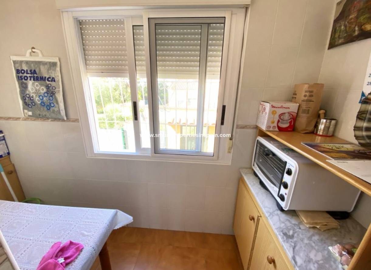 Wederverkoop - Detached Villa - La Marina - Urbanización La Marina