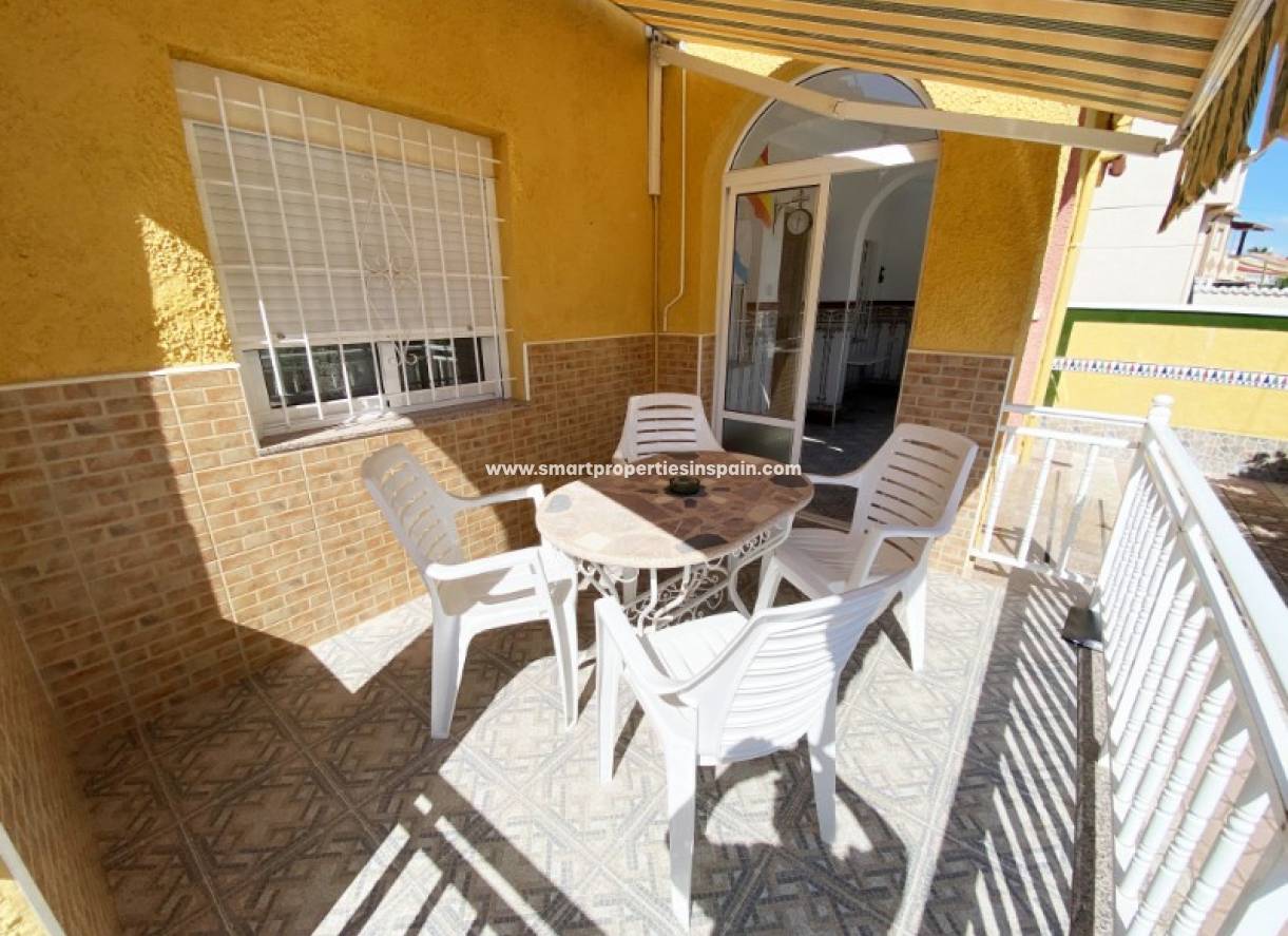 Wederverkoop - Detached Villa - La Marina - Urbanización La Marina