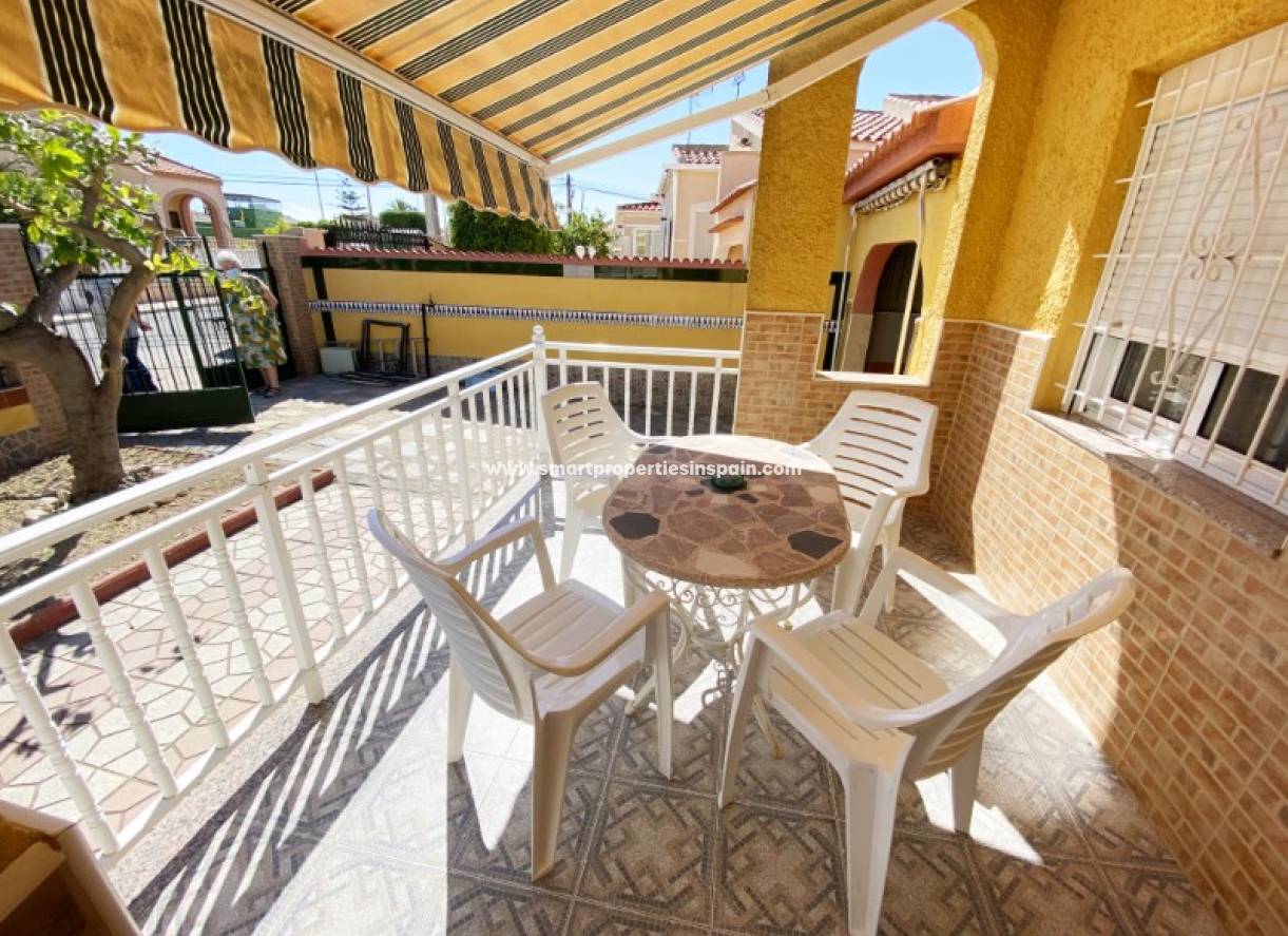 Wederverkoop - Detached Villa - La Marina - Urbanización La Marina