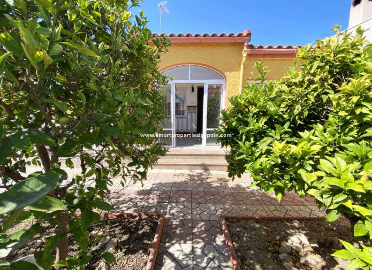 Wederverkoop - Detached Villa - La Marina - Urbanización La Marina