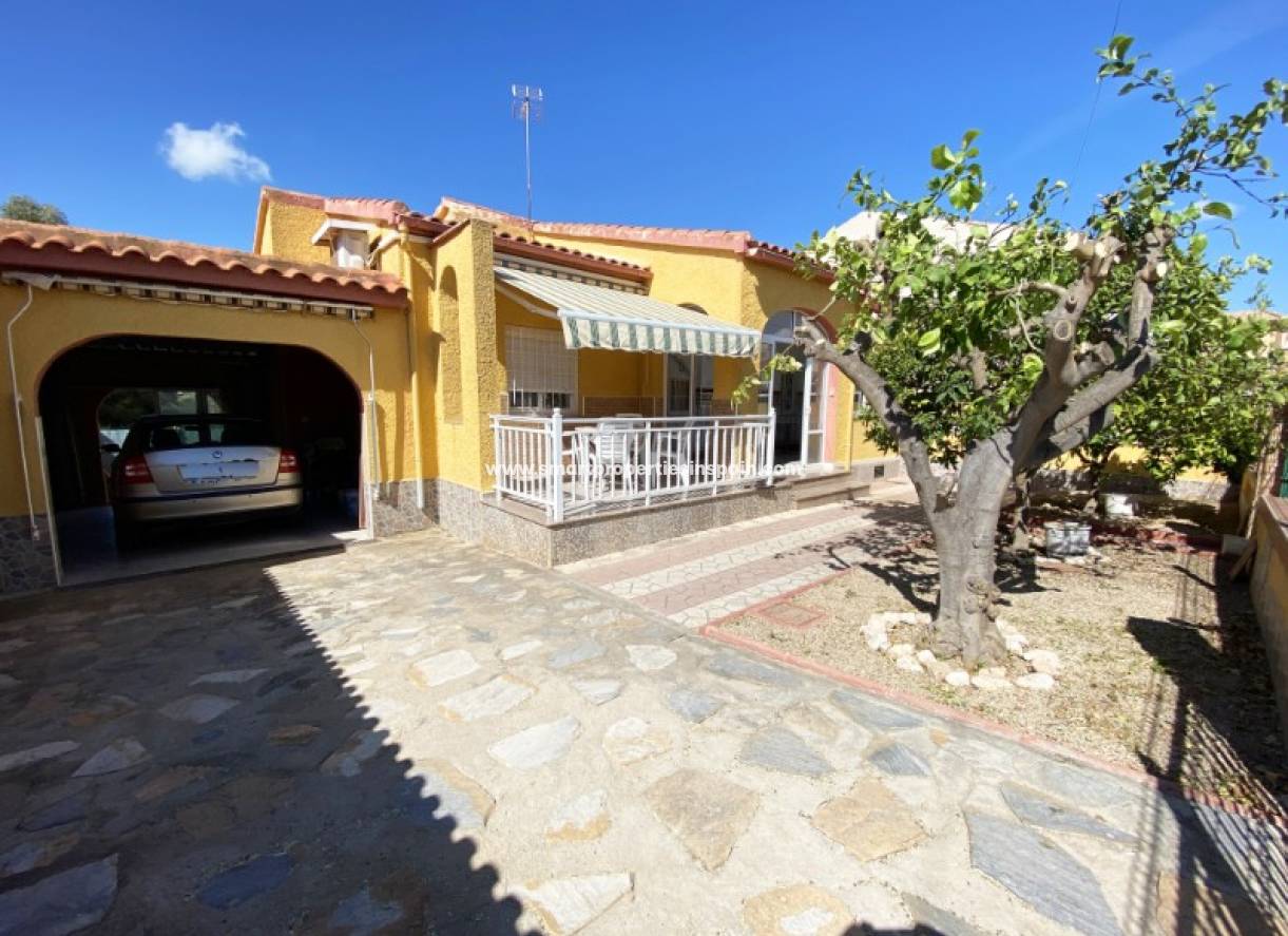 Wederverkoop - Detached Villa - La Marina - Urbanización La Marina
