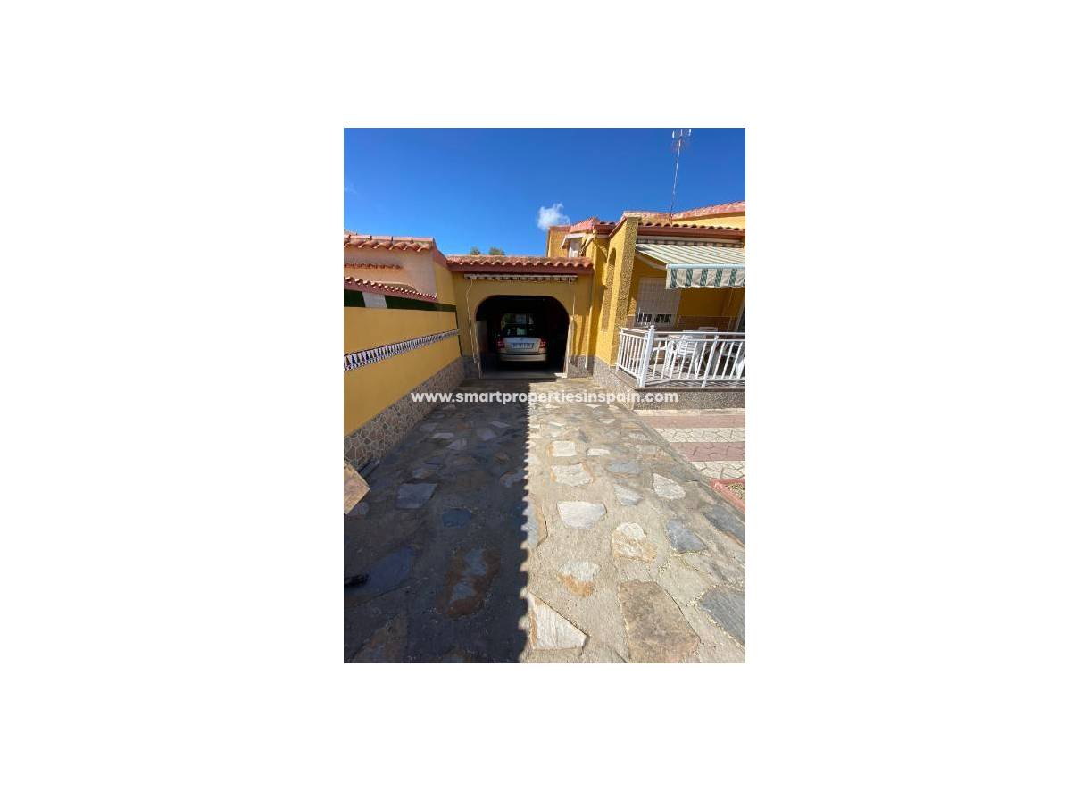 Wederverkoop - Detached Villa - La Marina - Urbanización La Marina