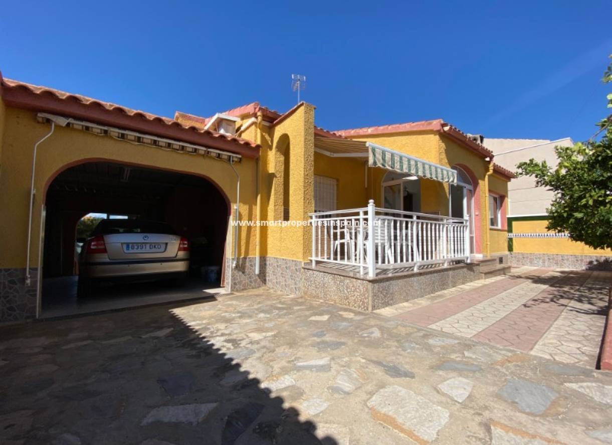 Wederverkoop - Detached Villa - La Marina - Urbanización La Marina