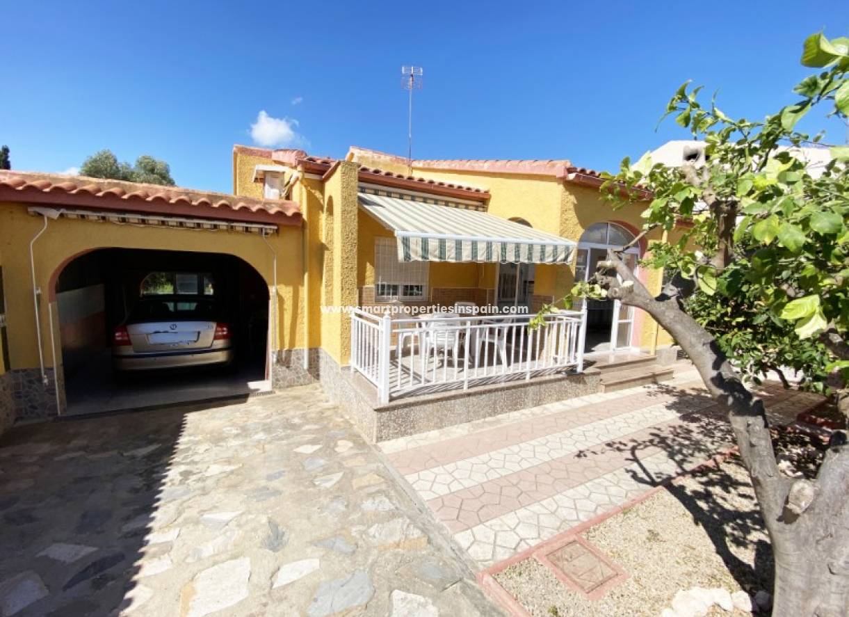 Wederverkoop - Detached Villa - La Marina - Urbanización La Marina