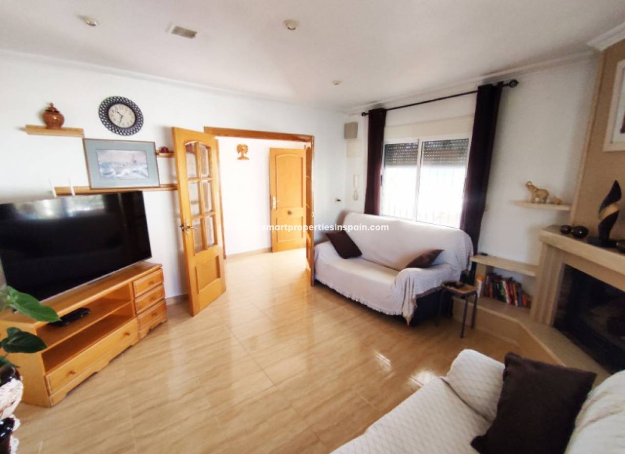 Wederverkoop - Detached Villa - La Marina - Urbanización La Marina