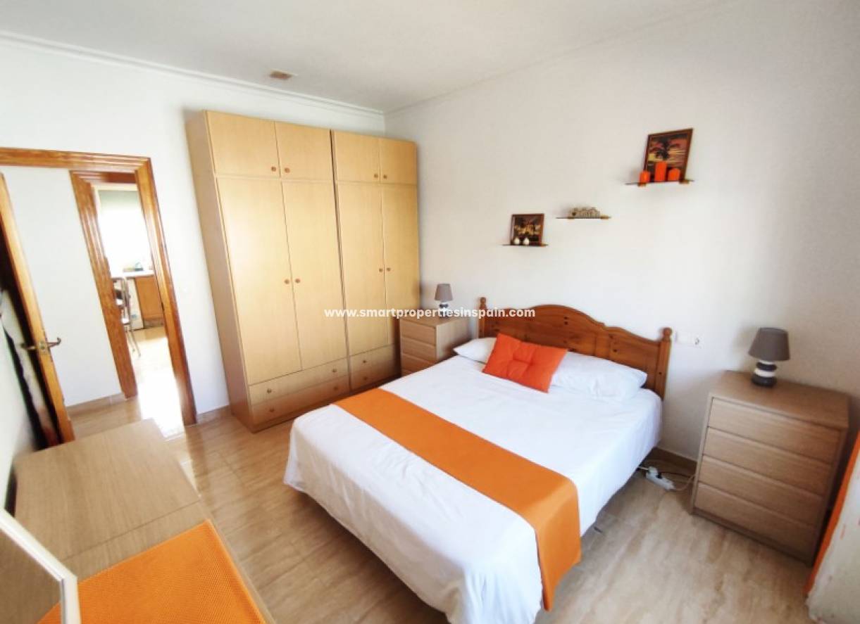 Wederverkoop - Detached Villa - La Marina - Urbanización La Marina