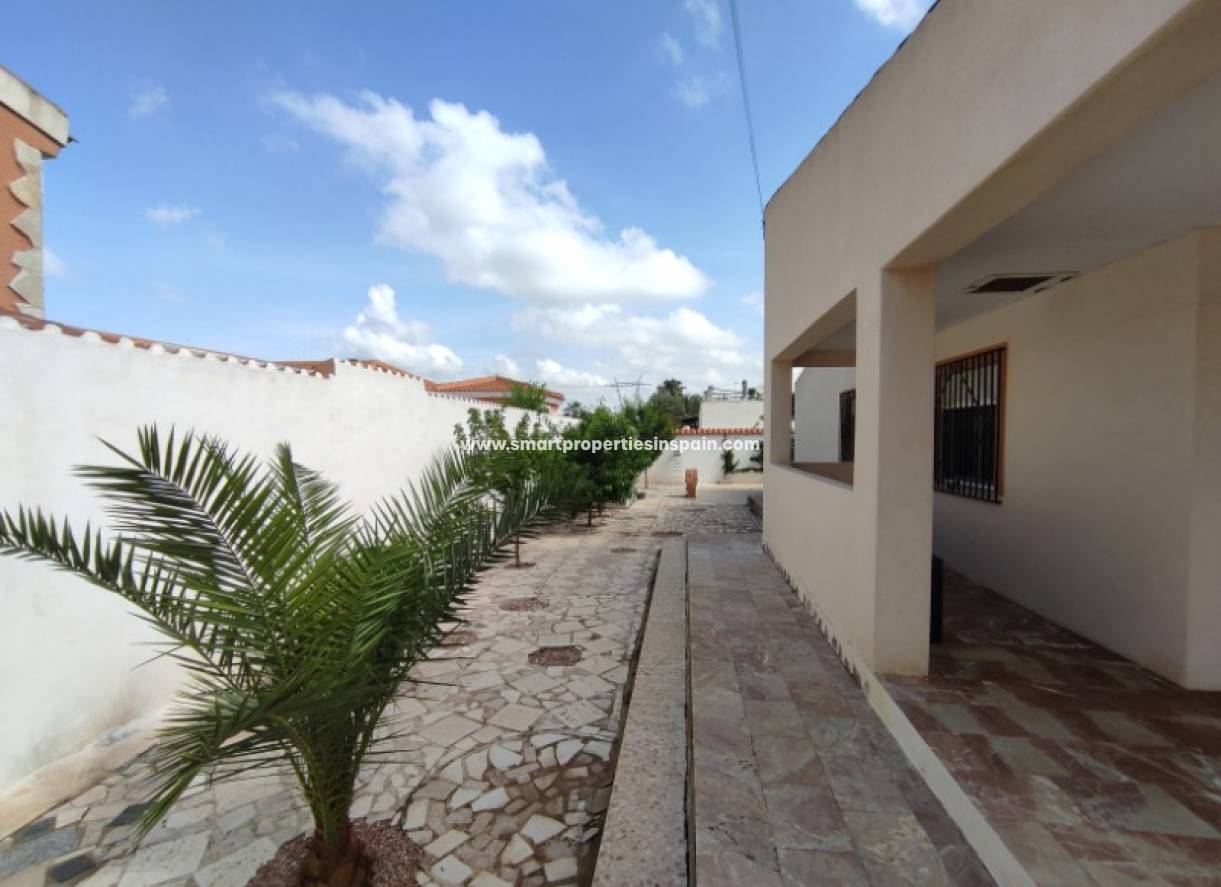 Wederverkoop - Detached Villa - La Marina - Urbanización La Marina