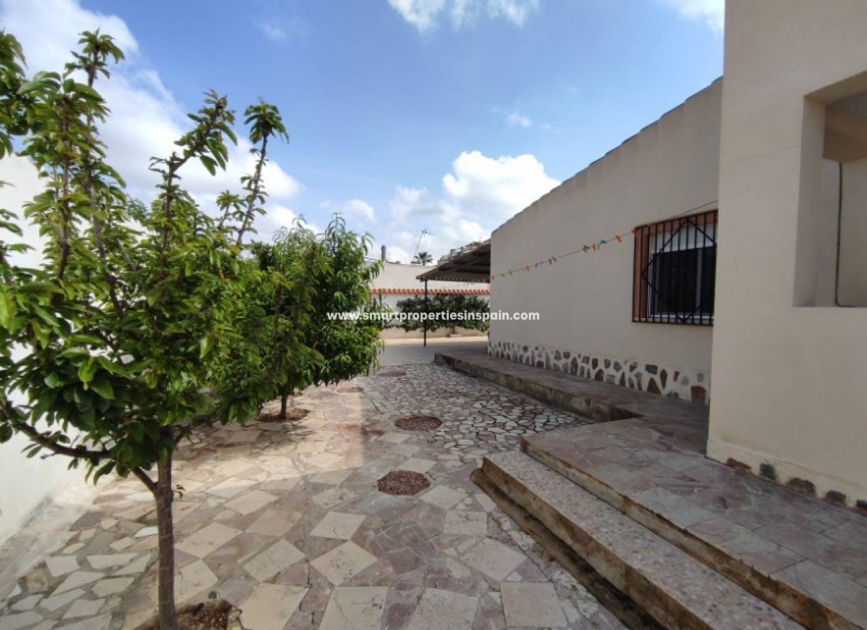 Wederverkoop - Detached Villa - La Marina - Urbanización La Marina