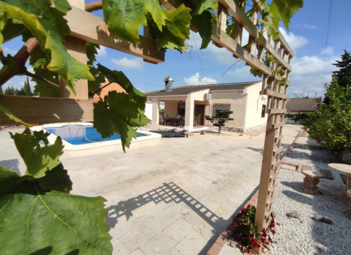 Wederverkoop - Detached Villa - La Marina - Urbanización La Marina