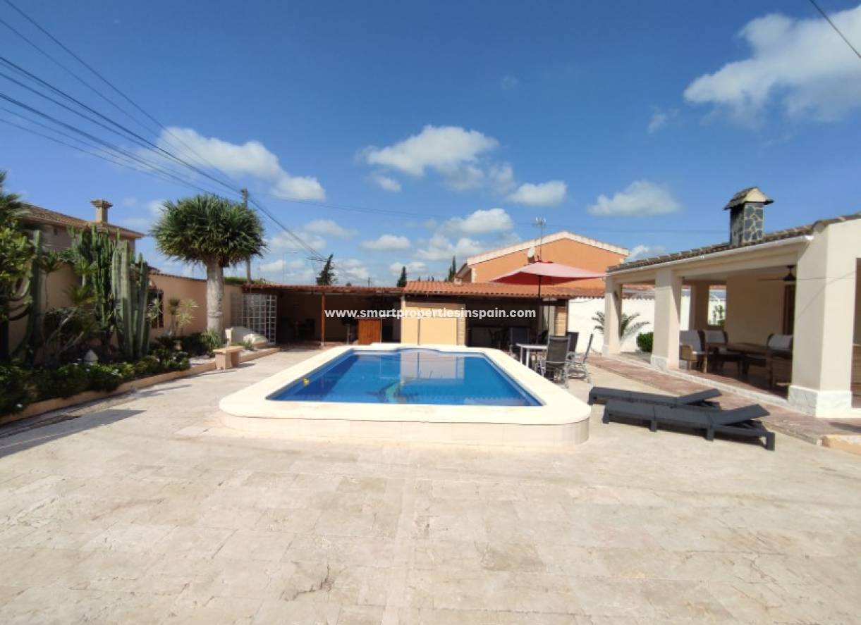 Wederverkoop - Detached Villa - La Marina - Urbanización La Marina