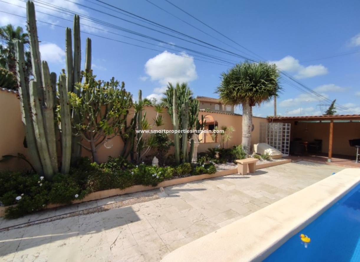 Wederverkoop - Detached Villa - La Marina - Urbanización La Marina