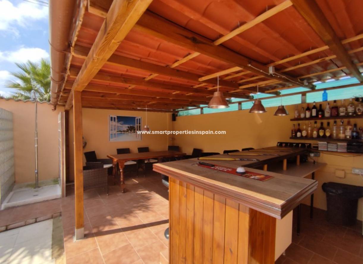 Wederverkoop - Detached Villa - La Marina - Urbanización La Marina