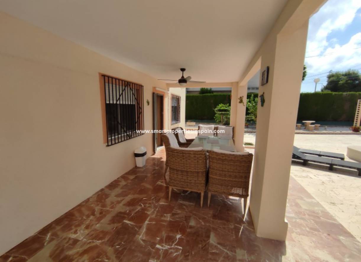 Wederverkoop - Detached Villa - La Marina - Urbanización La Marina