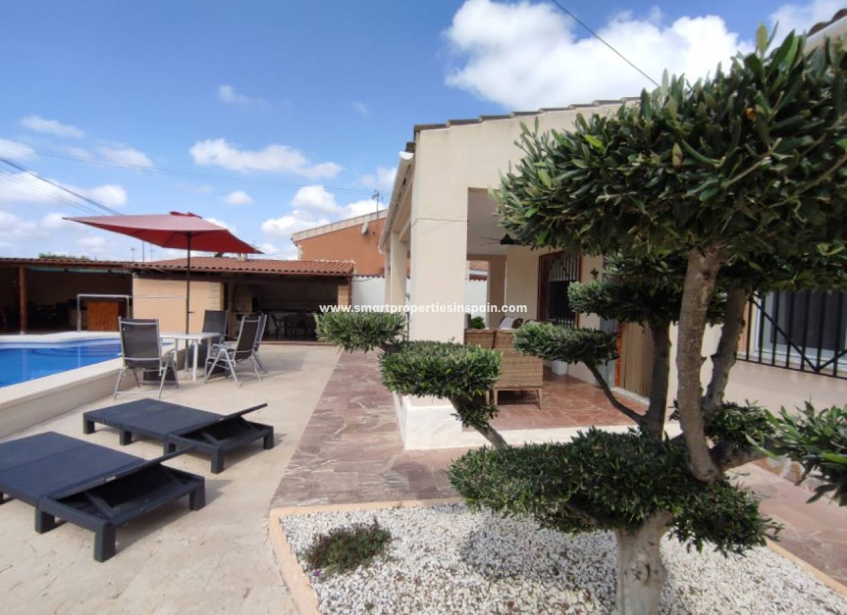 Wederverkoop - Detached Villa - La Marina - Urbanización La Marina
