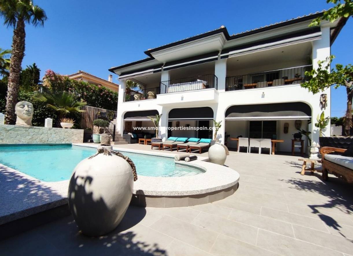 Wederverkoop - Detached Villa - La Marina - Urbanización La Marina