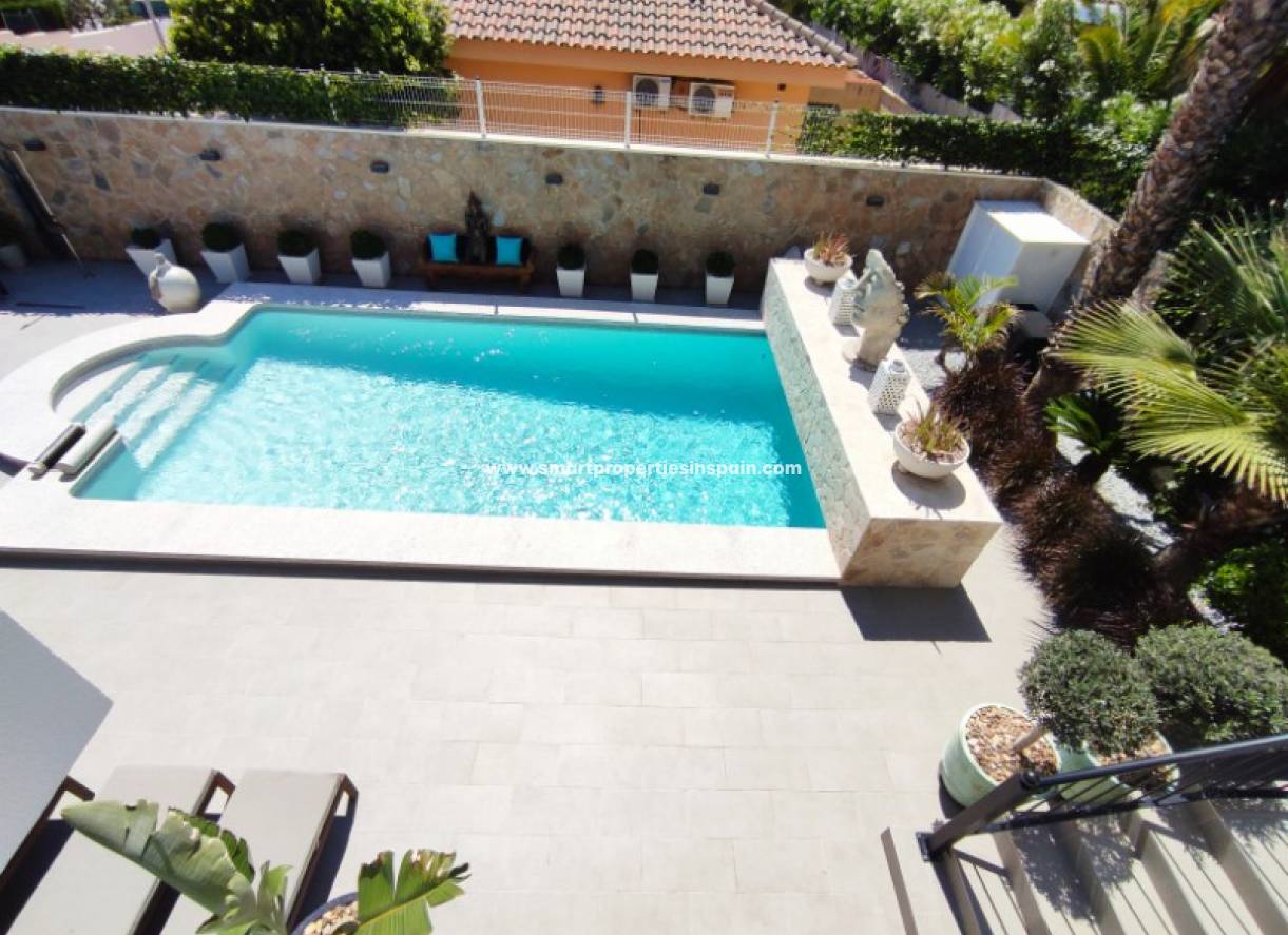 Wederverkoop - Detached Villa - La Marina - Urbanización La Marina