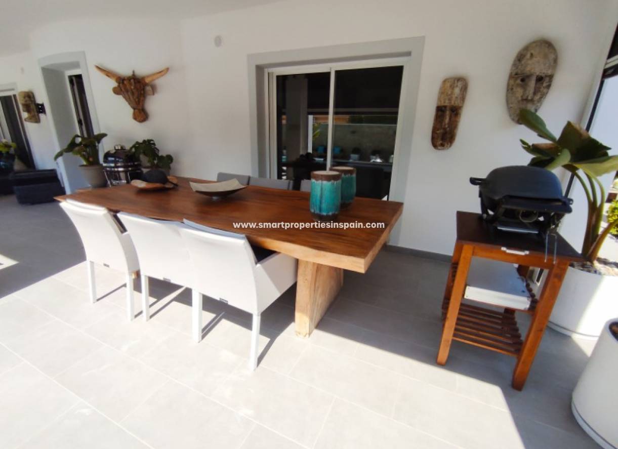 Wederverkoop - Detached Villa - La Marina - Urbanización La Marina