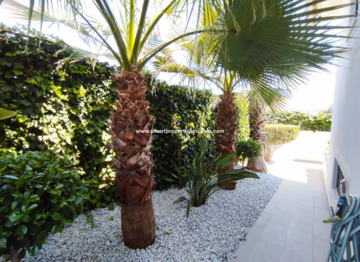 Wederverkoop - Detached Villa - La Marina - Urbanización La Marina