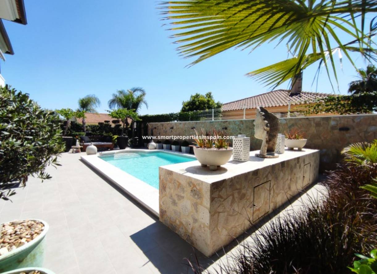 Wederverkoop - Detached Villa - La Marina - Urbanización La Marina