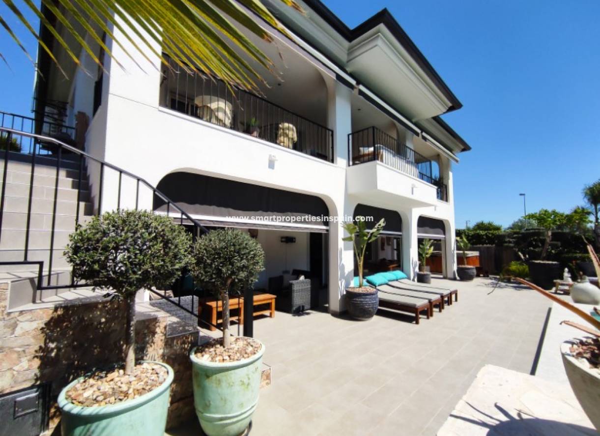 Wederverkoop - Detached Villa - La Marina - Urbanización La Marina